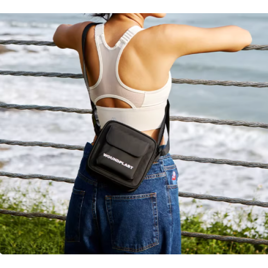 Women's crossbody bag, niche high-quality shoulder bag, trendy autumn and winter style, men's casual and versatile commuting small square bag.