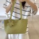 2025 New Niche Design Horizontal Handmade Woven Bag - Luxury Versatile Lazy-Style Shoulder/Armpit Handbag