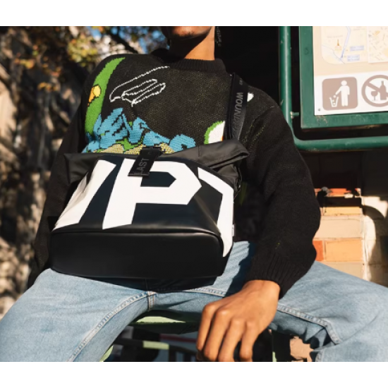 Crossbody bag for women, messenger bag, shoulder bag for men, large capacity, casual cycling style, trendy and unique high-quality commuter bag.