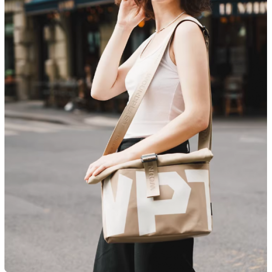 Crossbody bag for women, messenger bag, shoulder bag for men, large capacity, casual cycling style, trendy and unique high-quality commuter bag.