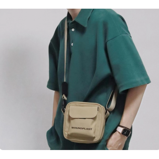 Crossbody bag, a niche high-quality shoulder bag for women, and a casual, versatile small square bag for men.